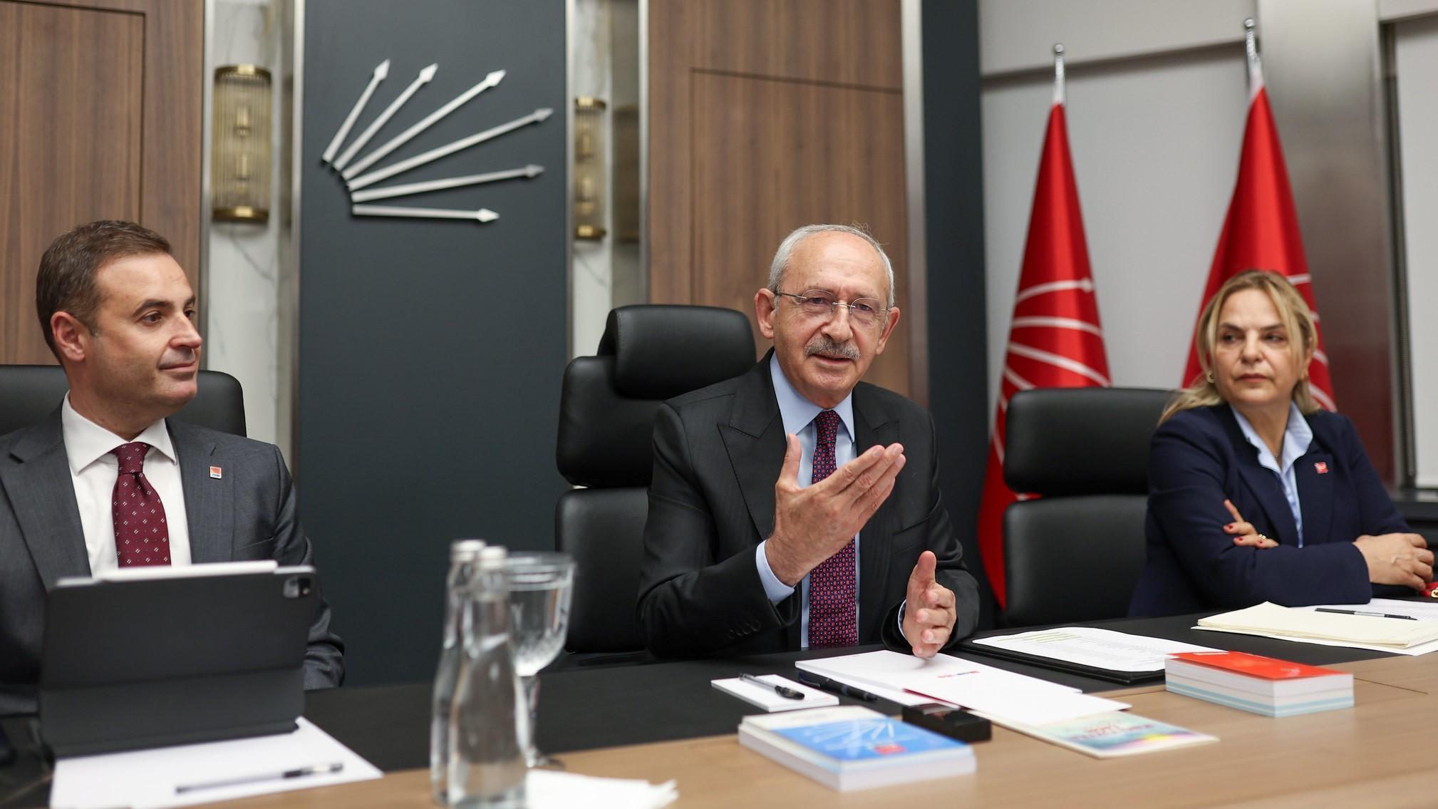 De meerderheid van de CHP-parlementsleden spreekt zijn steun uit voor Kılıçdaroğlu