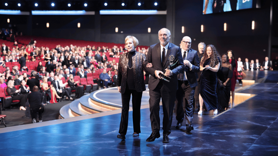 Obama, Mulaney en Burnett winnen Creative Arts Emmy Awards