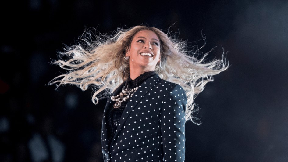 Beyoncé wordt de eerste zwarte vrouw die de eerste plaats op de countrymuzieklijst van Billboard claimt