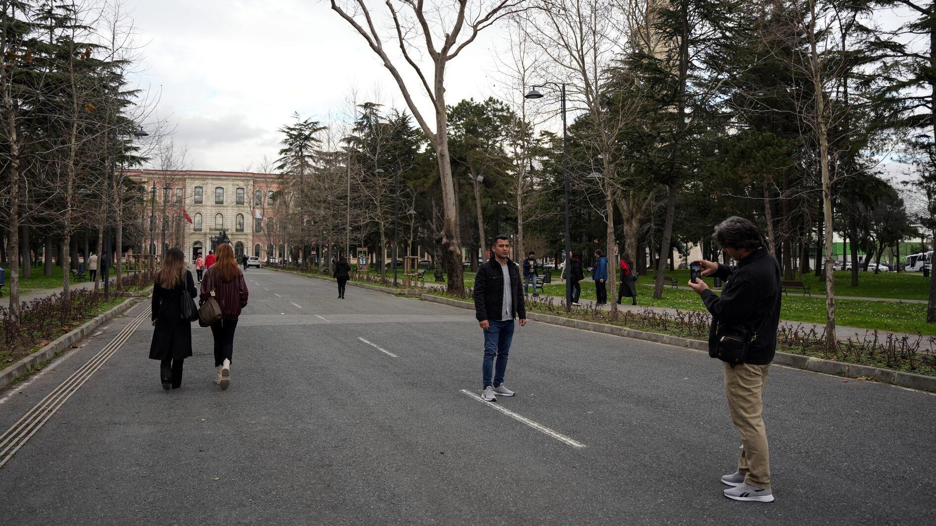 Er ontstaat controverse nu de Universiteit van Istanbul opengaat voor bezoekers