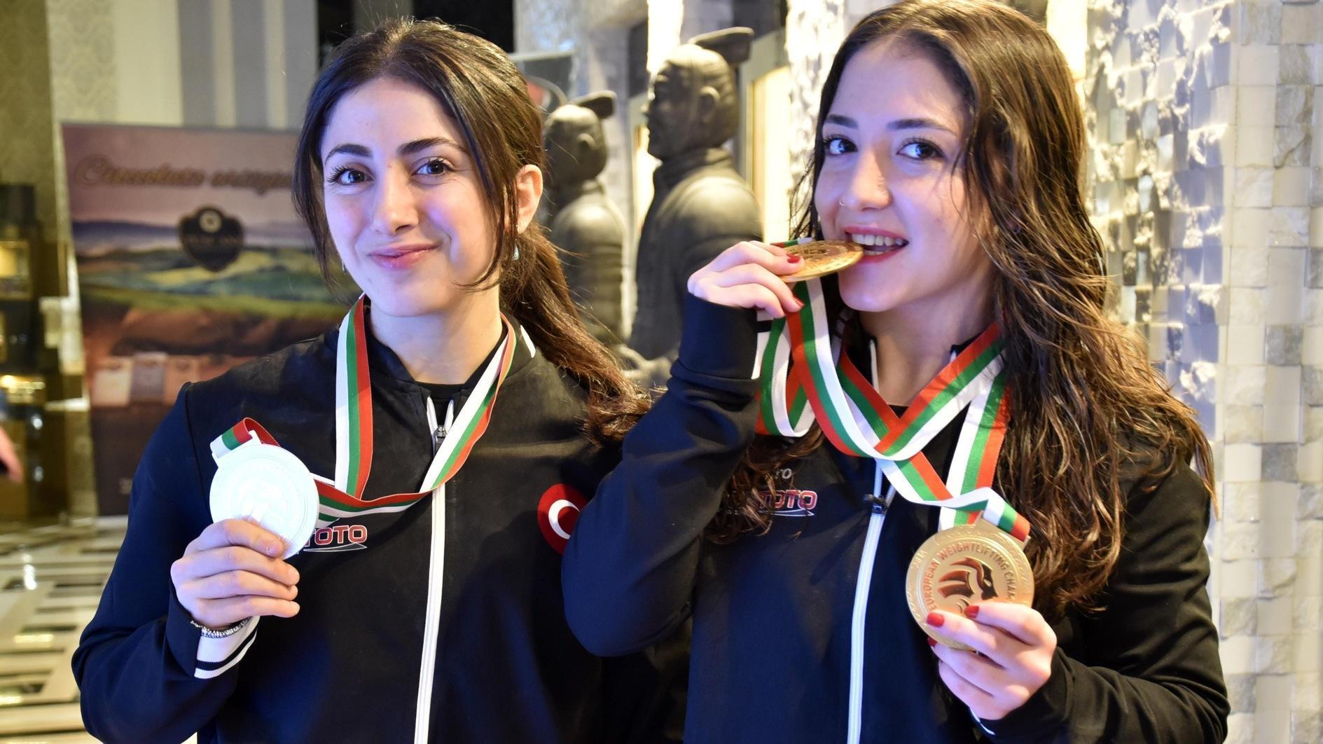 Turkse gewichtheffers claimen goud op Europese kampioenschappen