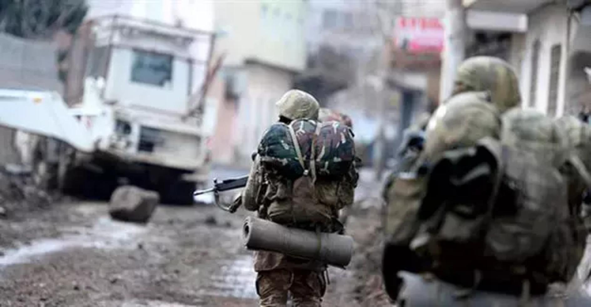 Turkse troepen vernietigen PKK-schuilplaatsen in negen provincies