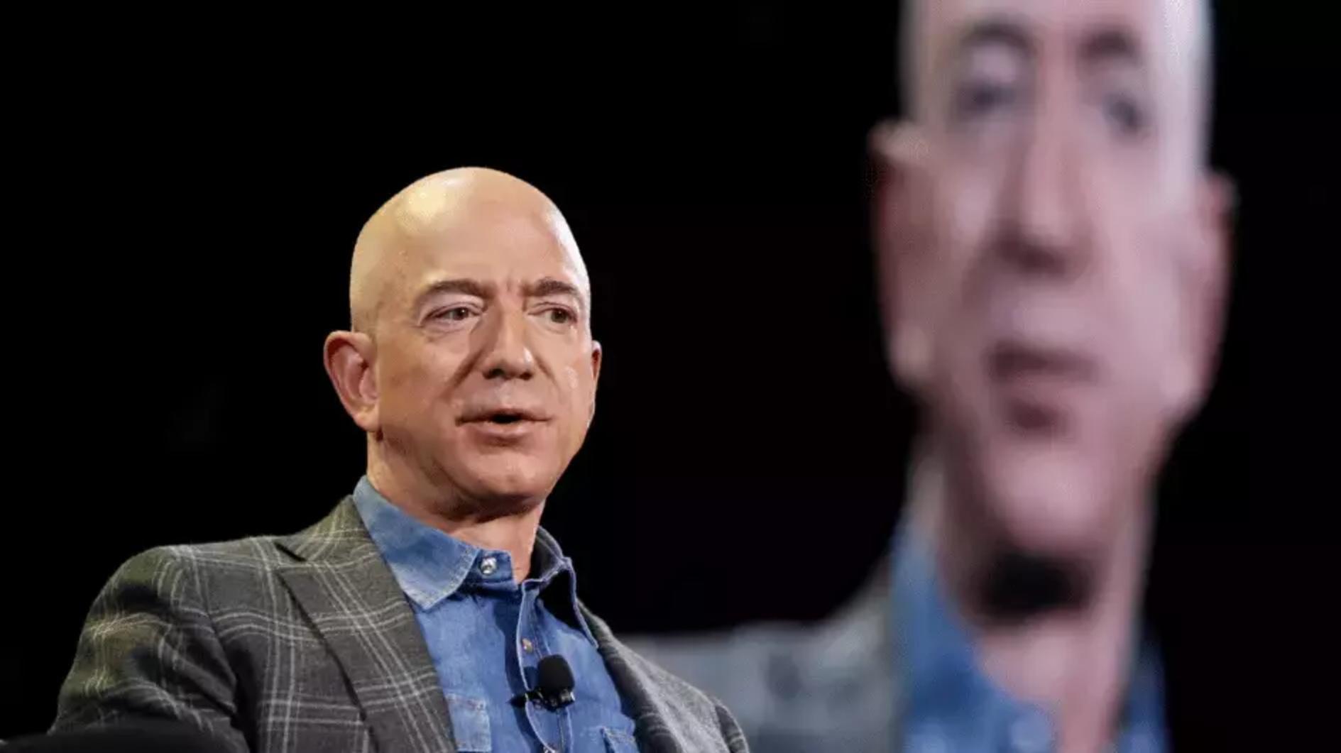 Bezos onttront Musk om de titel van rijkste man ter wereld terug te winnen