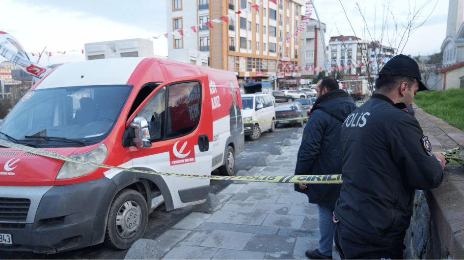 Geweerschoten afgevuurd op YRP-campagnebus in Istanbul