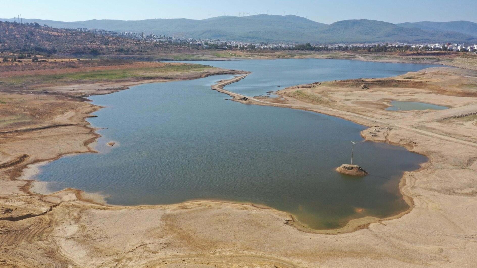Toeristisch centrum kampt met een watercrisis voorafgaand aan het toeristenseizoen