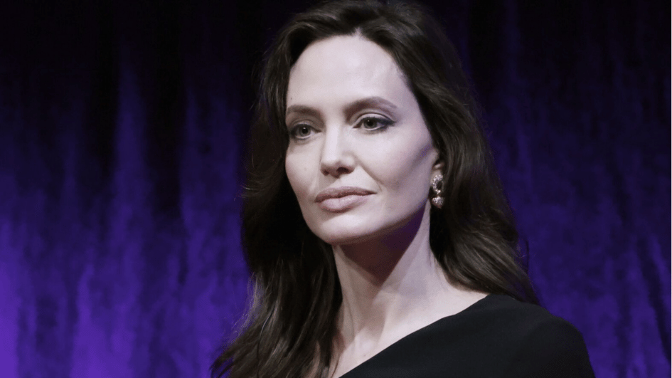 Angelina Jolie beweert 'geschiedenis' van Brad Pitt's fysieke mishandeling tijdens een strijd rond de wijnmakerij