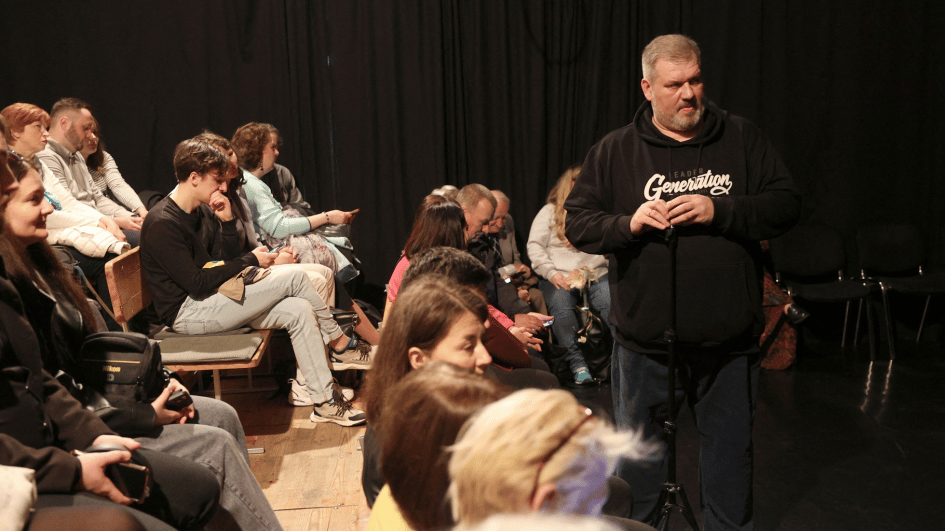 Oekraïense regisseur blaast verloren Marioepol-theater nieuw leven in