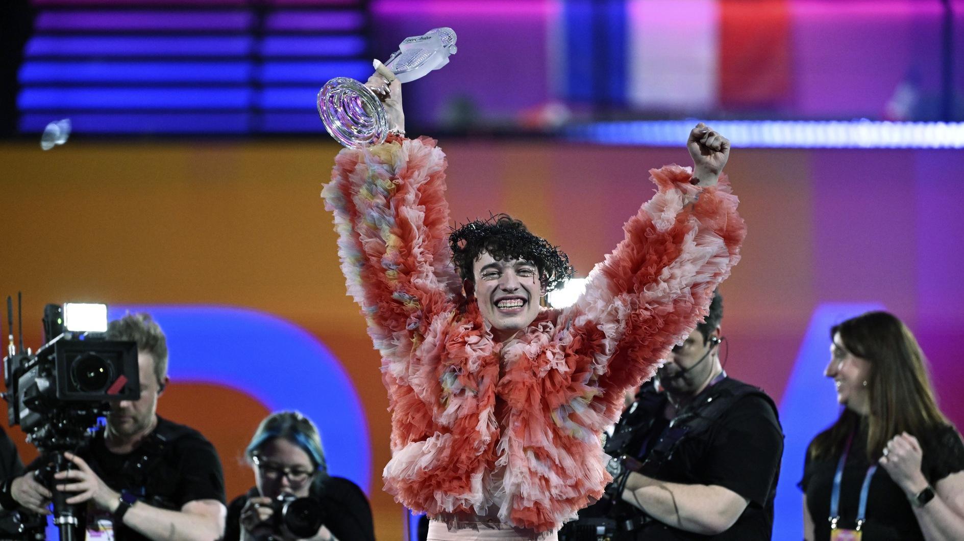 De Zwitserse Nemo wint het Eurovisie Songfestival