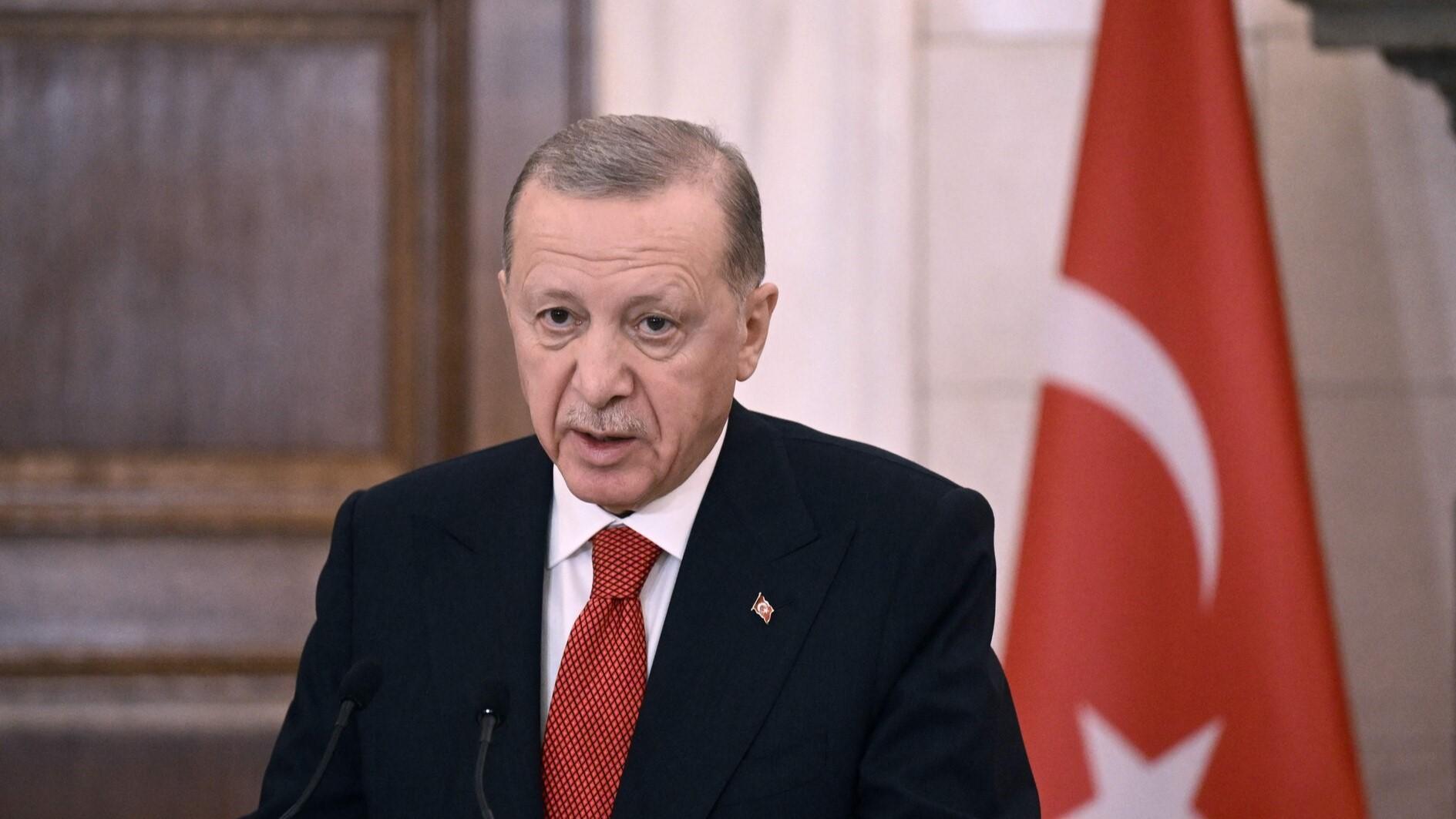 Erdoğan neemt de bevoegdheid over om de mobilisatie uit te roepen