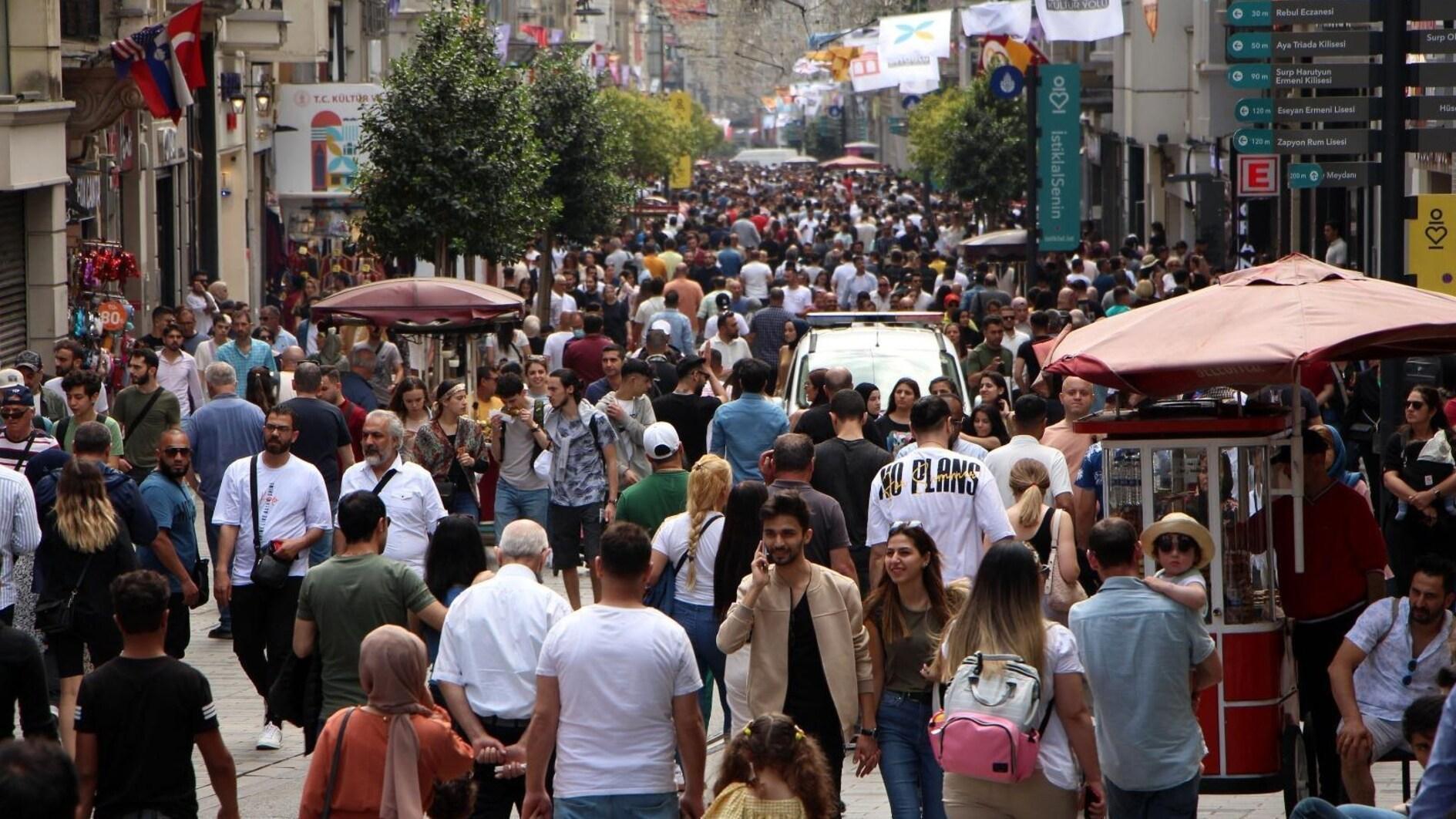 Meer dan 40 aangeklaagd voor het oplichten van toeristen in Istanbul