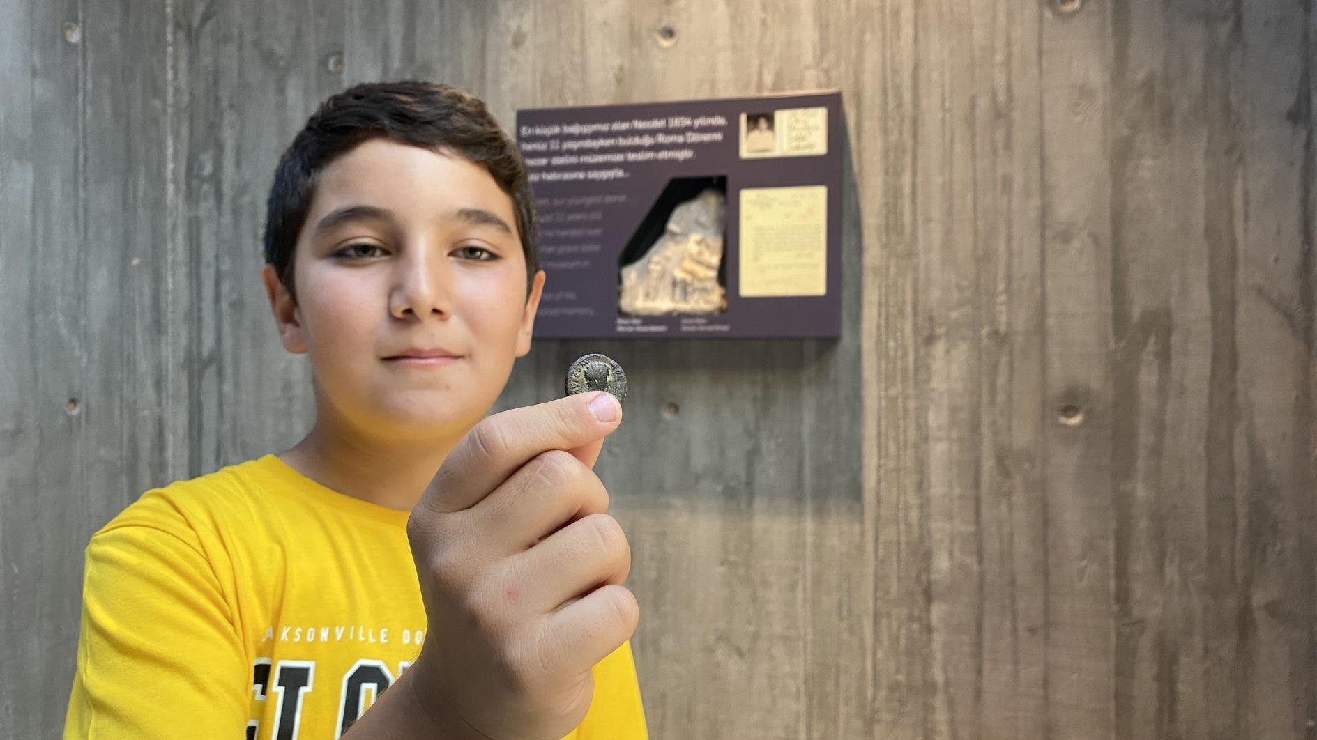 Munt uit het Romeinse tijdperk teruggegeven aan het museum door de jongste schenker