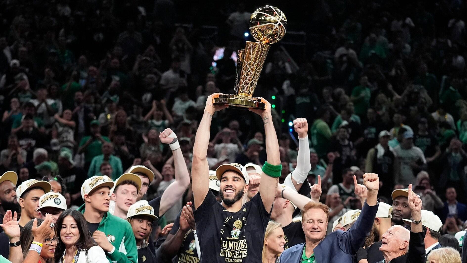 Celtics verslaan Mavericks en winnen record 18e NBA-kampioenschap