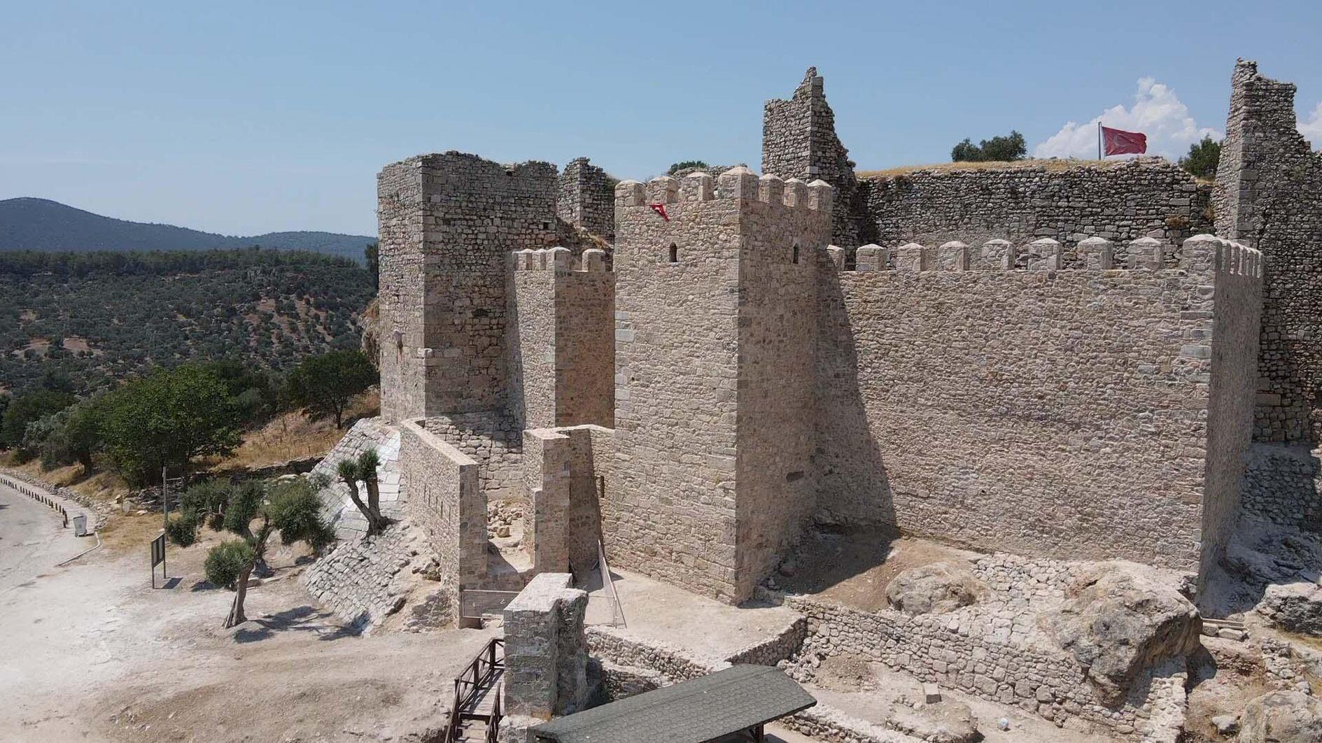 Kasteelmuren en bastions nieuw leven ingeblazen in de oude stad Beçin